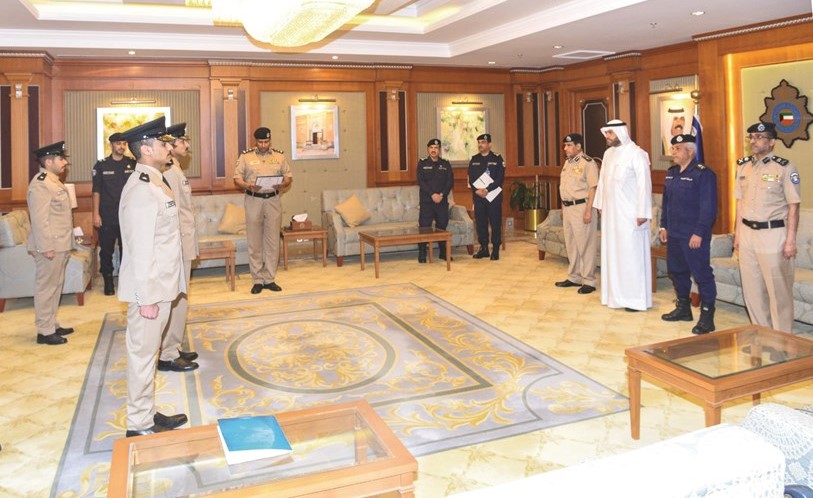 الخريجون الجدد يؤدون القسم