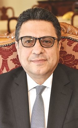 السفير طارق القوني