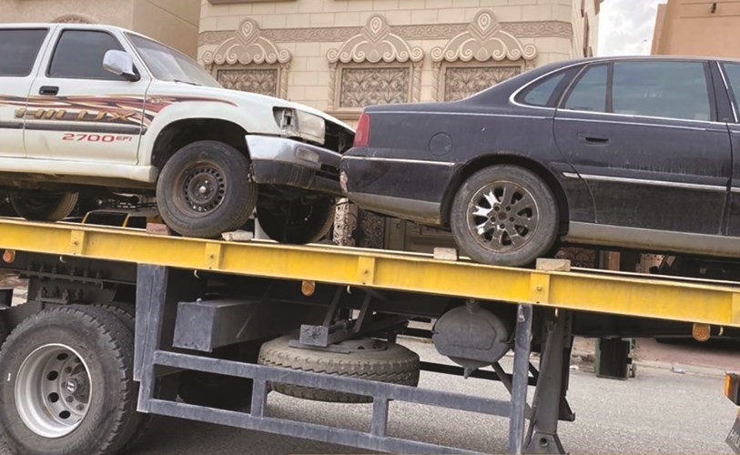 رفع سيارات مهملة في الجهراء