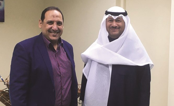 سيد هاشم القلاف مع الزميل أسامة أبوالسعود