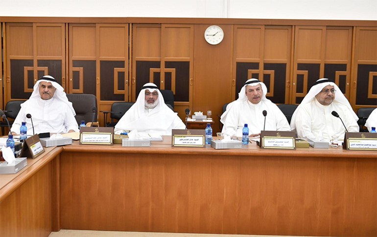 "الميزانيات" بحثت تكليف المجلس بمتابعة إجراءات الحكومة في ترشيد الإنفاق وتعديلات الميزانية