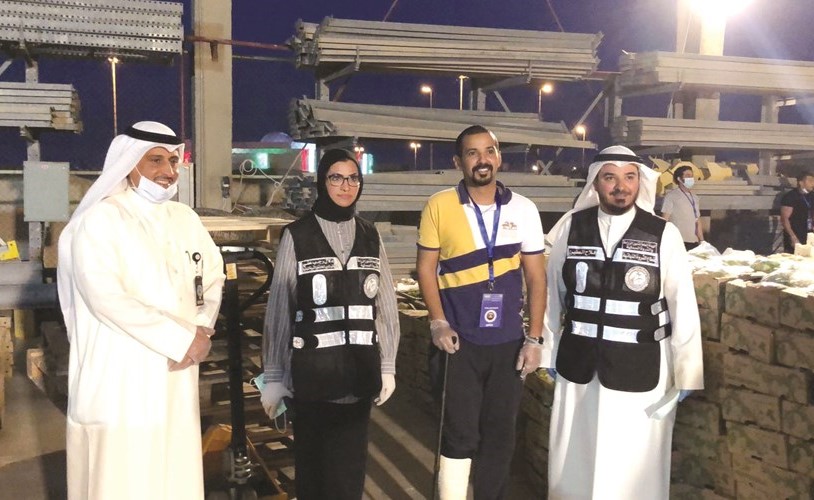 دلال رجب لدى زيارة أحد المواقع التسويقية