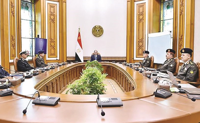 جانب من اجتماع الرئيس عبدالفتاح السيسي مع القائد العام للقوات المسلحة وزير الدفاع والإنتاج الحربي ورئيس أركان حرب القوات المسلحة وقادة الأفرع الرئيسية