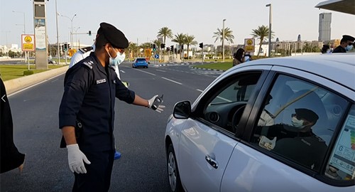 بالفيديو.. الشرطة القطرية تشرف على تطبيق إجراءات الحد من كورونا