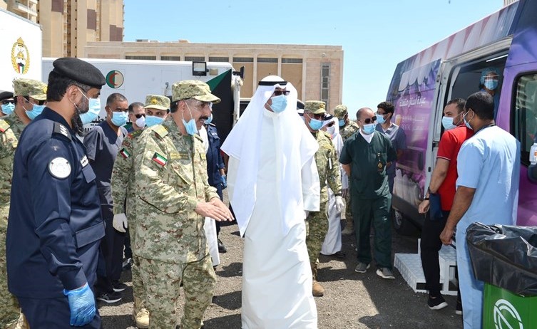 الشيخ فواز الخالد خلال جولته التفقدية للمستشفى الميداني
