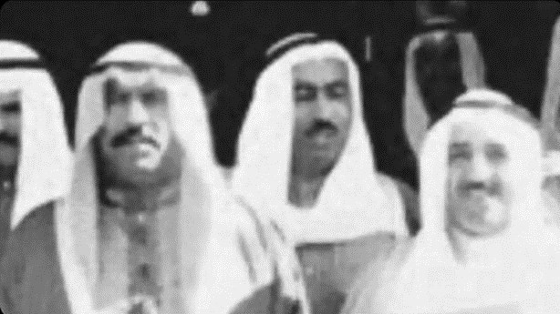 سمو الأمير الشيخ صباح الأحمد والأمير الوالد الشيخ سعد العبدالله والعم جاسم المرزوق