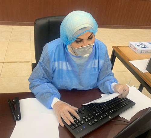 المخالفون من الجنسية الهندية يتقدمون بأعداد هائلة للاستفادة من مهلة "الداخلية"