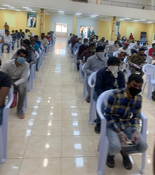 المخالفون من الجنسية الهندية يتقدمون بأعداد هائلة للاستفادة من مهلة "الداخلية"