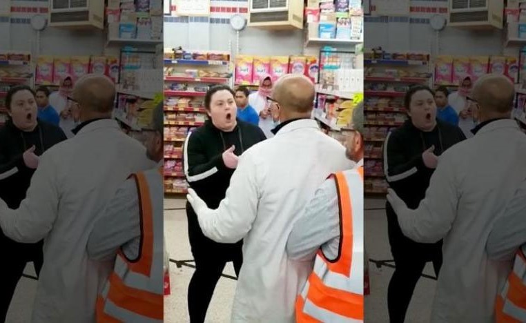 بالفيديو.. امرأة تهاجم زبوناً بمتجر بريطاني لعدم احترامه قواعد التباعد الاجتماعي