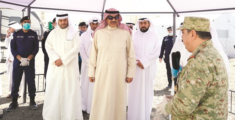سمو رئيس مجلس الوزراء يزور المستشفى الميداني في منطقة المهبولة بحضور انس الصالح والشيخ د.باسل الصباح والفريق الركن م.هاشم الرفاعي