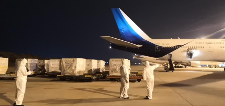 السفير حيات لـ"الأنباء": طائرة كويتية عائدة من الصين تحمل إلى البلاد اليوم عدة أطنان من المستلزمات الطبية والوقائية لتعزيز المخزون