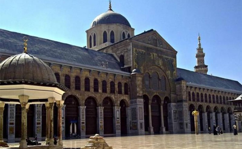 «أذان الجوق» تقليد متوارث يحتضنه الجامع الأموي في دمشق: يرفعه 6 مؤذنين ويتناوب عليه 25 في مجموعات