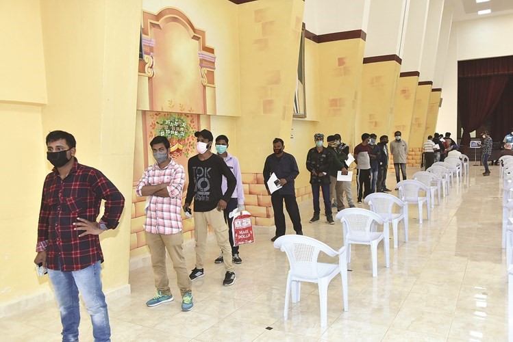 المخالفون من الجنسية الهندية تدفقوا إلى مراكز الاستقبال بأعداد كبيرة