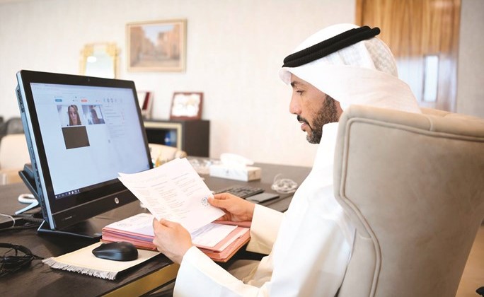 رئيس مجلس الأمة مرزوق الغانم خلال مشاركته عبر الڤيديو باجتماع اللجنة التحضيرية لمؤتمر رؤساء برلمانات العالم