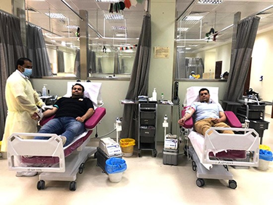 ضمن حملة "الكويت تستاهل"..الجالية المصرية تتبرع بالدم تحت شعار "دمنا واحد"