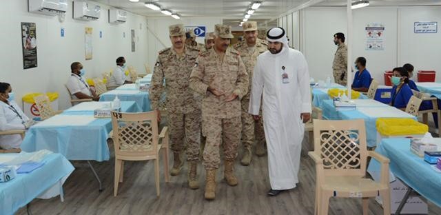 رئيس الأركان زار مركز الفحص بقاعدة عبدالله المبارك الجوية
