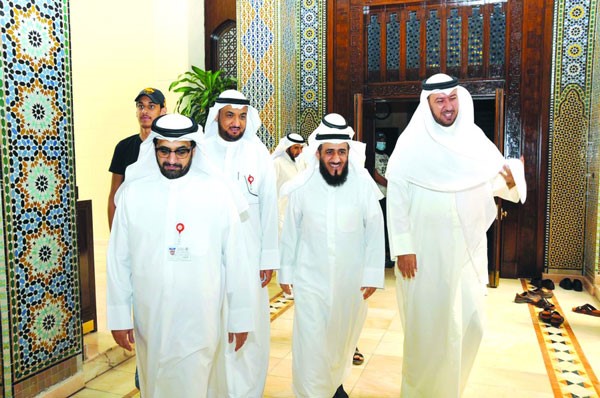 العفاسي تفقّد استديو المسجد الكبير المخصص لبثّ محاضرات «حديث الجمعة»