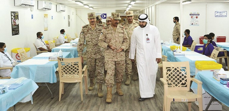 رئيس الأركان زار مركز الفحص بقاعدة عبدالله المبارك الجوية