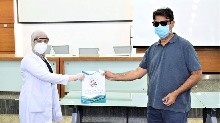 الجمعية الطبية توزع الدفعة الثانية من حقيبة الحماية الشخصية لـ «الأطباء»