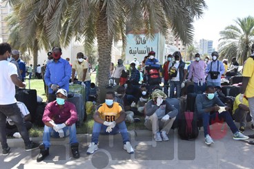 بالفيديو والصور.. أعداد كبيرة من مخالفي الإقامة تتقدم لمراكز الاستقبال قبل أيام من انتهاء المهلة