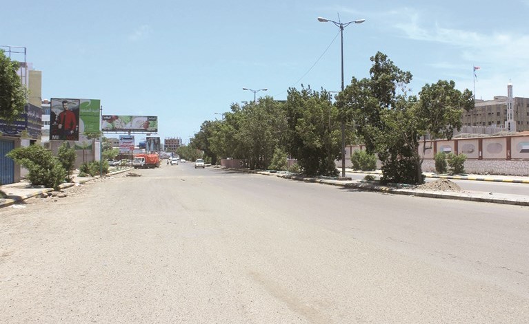 احد شوارع عدن الرئيسية ويبدو خاليا تماما		(أ.ف.پ)