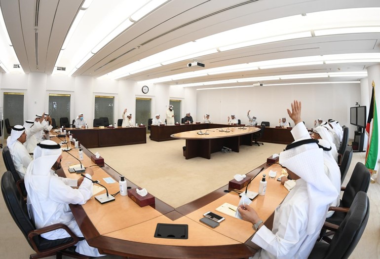 الرئيس الغانم يترأس اجتماعاً مفتوحاً لمكتب المجلس بحضور 25 نائباً