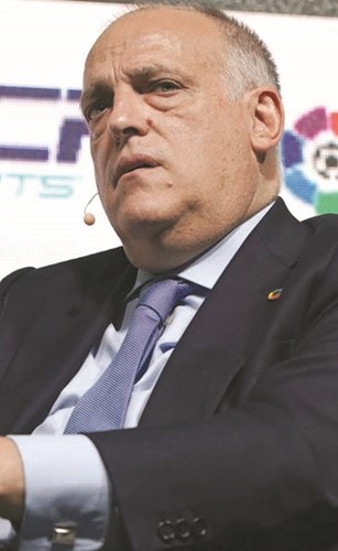 رغم تحذيرات وزير الصحة الإسباني.. رئيس الليغا يتوقّع عودة التدريبات 4 مايو