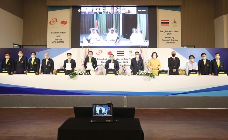 جانب من المؤتمر الصحافي عبر الڤيديو لتوقيع عقد المدينة المضيفة للالعاب الآسيوية للصالات والفنون القتالية بتايلند