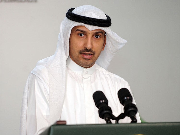عبد الوهاب البابطين يطالب وزير الداخلية بكشف تجار الإقامات ووزير الإعلام بكشف الحيازات الزراعية غير المستغلة