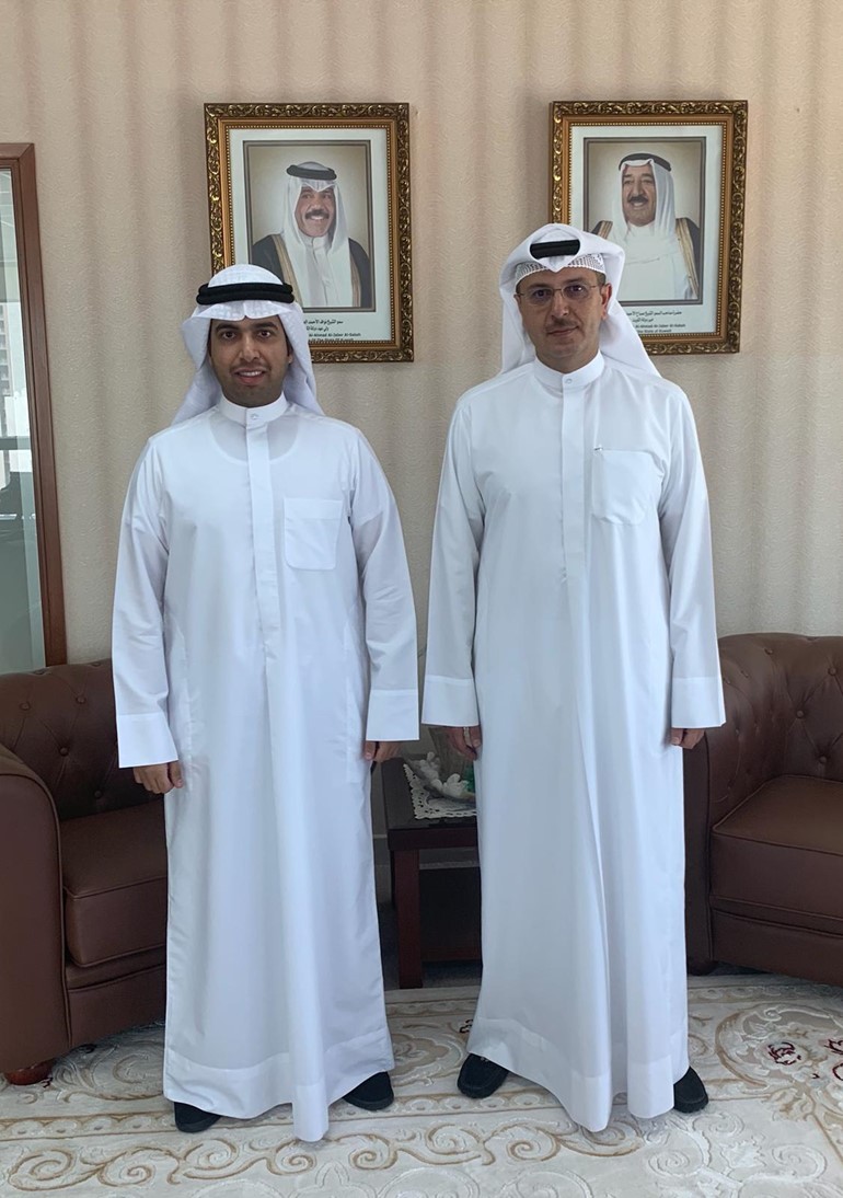 د.صبيح المخيزيم خلال لقائه رئيس الهيئة التنفيذية باتحاد الطلبة م.فلاح السويري 