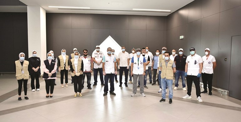 خلال زيارة الهلال الأحمر