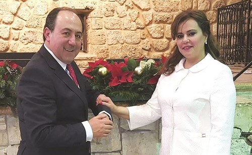 محمد خير الجراح مع زوجته