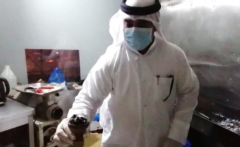 تدخين الشيشة داخل مطعم مخالف