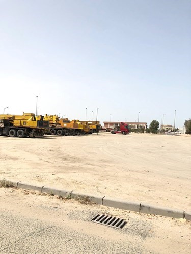 معدات ثقيلة في منطقة الفحيحيل