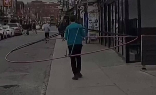 بالفيديو.. كندي يبتكر طريقة لقياس التباعد الاجتماعي