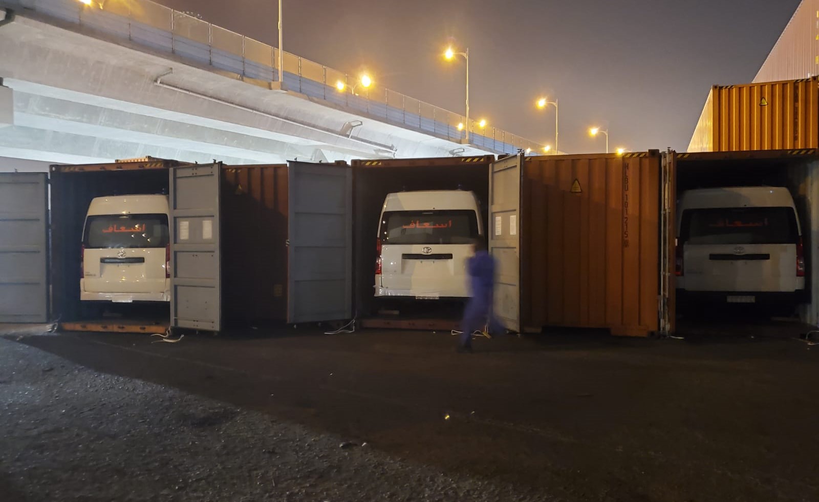 الجلاوي أشرف على إنهاء إجراءات تسليم "الصحة"  20 سيارة إسعاف ضمن حملة "فزعة الكويت"