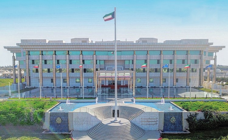 «الداخلية» تضبط 3 وافدين اعتدوا على متطوعين في مدرسة إيواء بالجليب