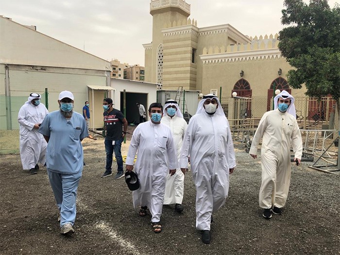 وزير الصحة يتفقد المستشفى الميداني بالمهبولة