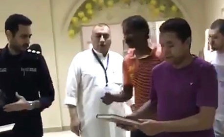 هيئة القرآن والسُنة تُوزِّع مصاحف على المحاجر الصحية