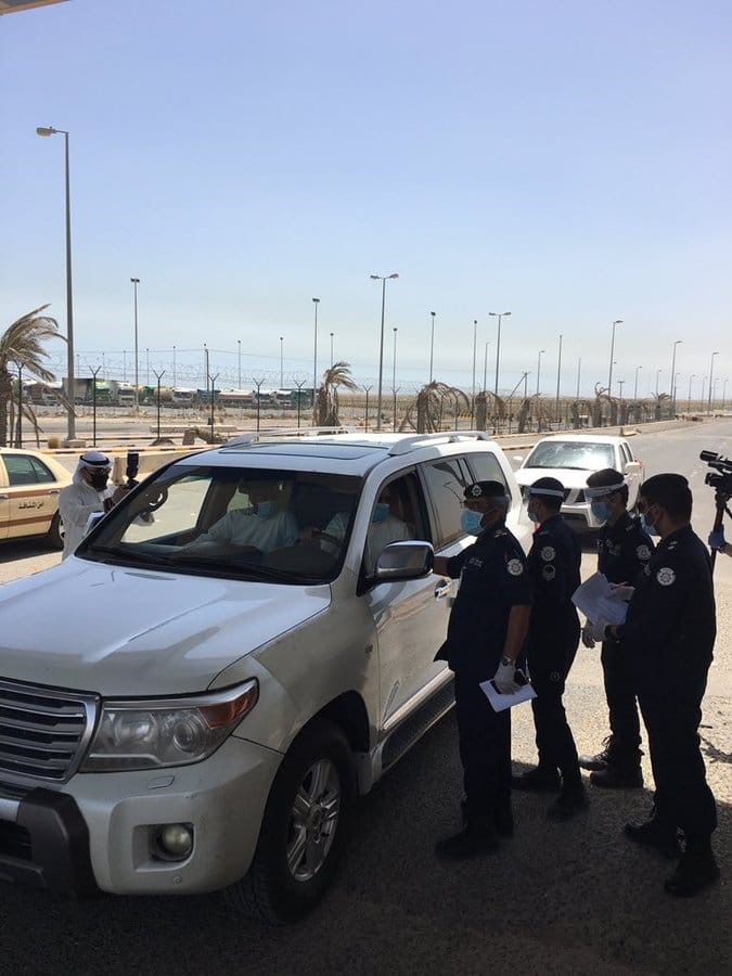 منفذ النويصيب بدأ باستقبال طلائع المواطنين العائدين من السعودية براً