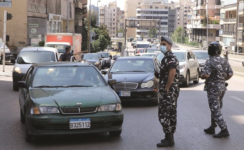 دوريات تابعة لقوى الأمن الداخليفي بيروتلمنع المخالفات عشية قرار بالإقفال العام(محمود الطويل)