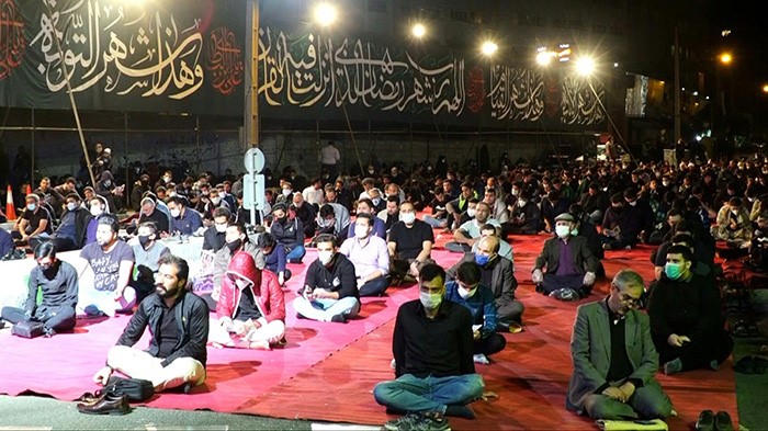 بالفيديو.. إيران أعادت فتح المساجد لليالي الأخيرة من رمضان رغم الخوف من كورونا
