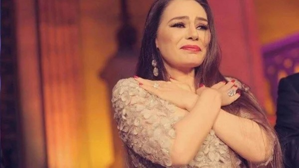 شيريهان تصلى في العشر الاواخر من أجل الإنسانية