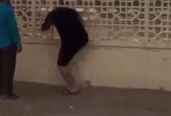 صورة من مقطع الفيديو المتداول في حديقة الفروانية