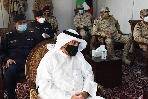 المنصور: «الدفاع» سخرت كافة إمكانياتها المادية والبشرية لدعم ومساندة مختلف وزارات ومؤسسات الدولة ضمن الجهود الرامية لمكافحة إنتشار جائحة فيروس كورونا