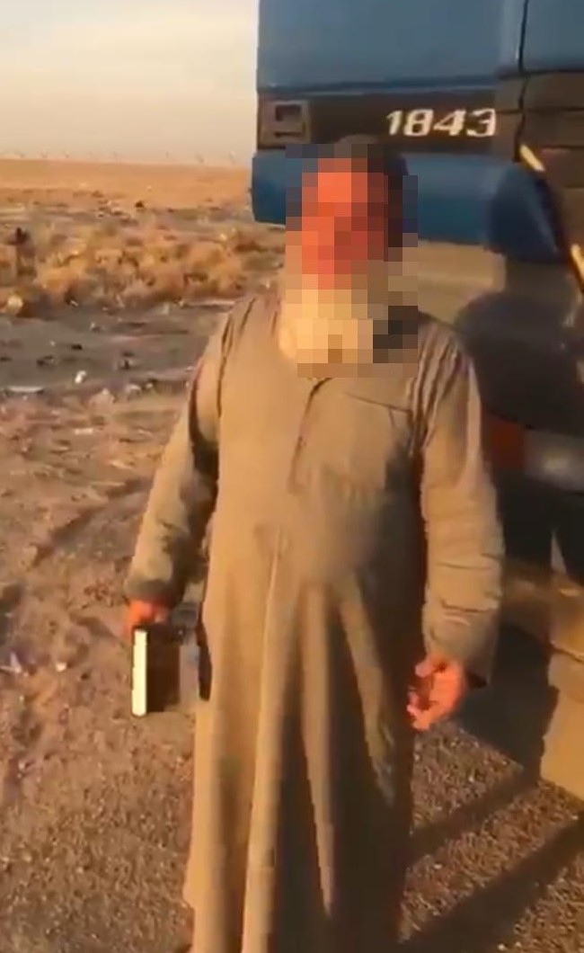 معالي وزير الداخلية يأمر بإستقبال مقيم عربي علق في منفذ الرقعي منذ 2/4/2020 وتقديم كافة الخدمات المعيشية والصحية له لحين عودته الى وطنه