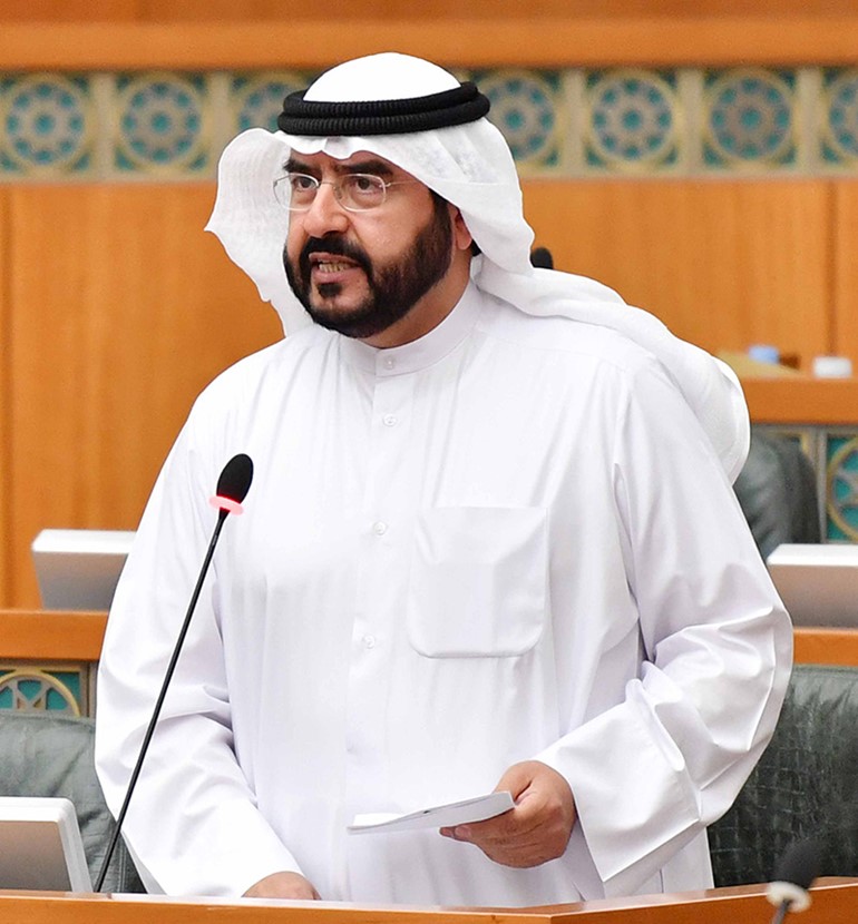 سعدون حماد: نُعدّ قانوناً يلزم الحكومة بالتكويت في الوزارات والقطاعين النفطي والتعاوني
