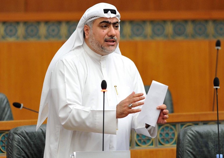خالد الشطي لـ وزير التجارة : توفير الكمامات في مراكز التموين قبل معاقبة من لا يرتديها