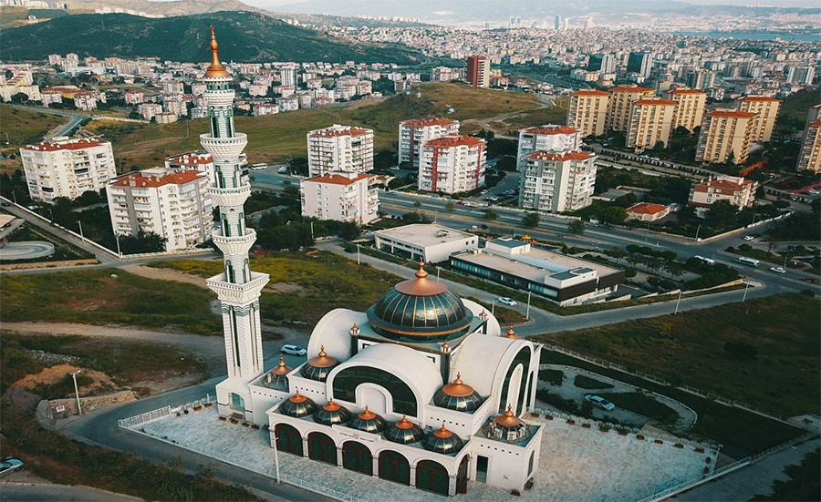بالفيديو.. مساجد إزمير التركية تبثّ أغنية "بيلا تشاو".. وفتح تحقيق في الحادثة