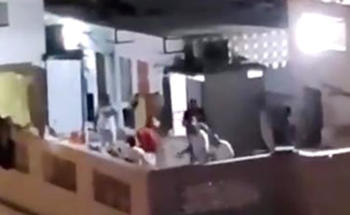من المشاجرة بين الوافدين